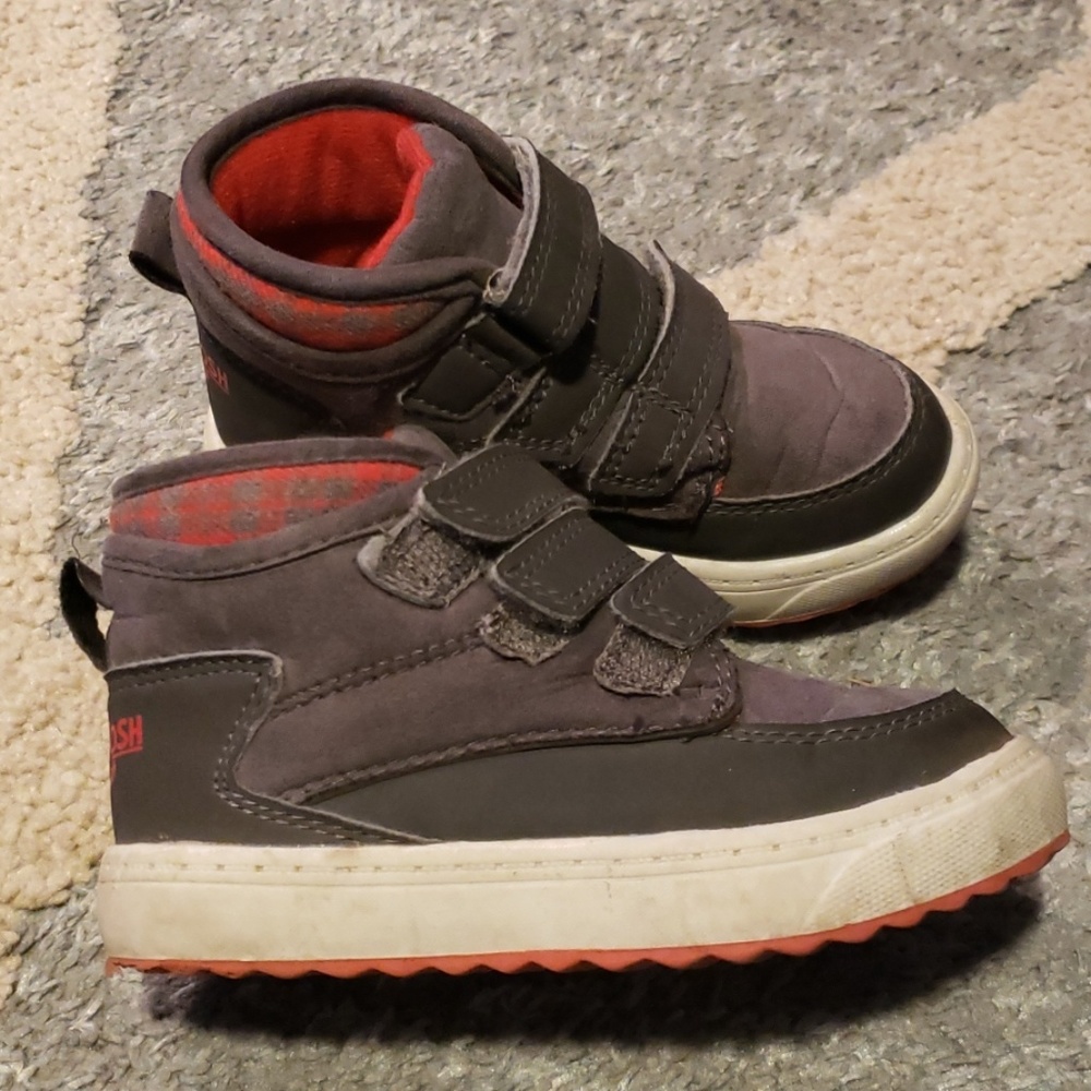 Toddler size 7 high top sneakers